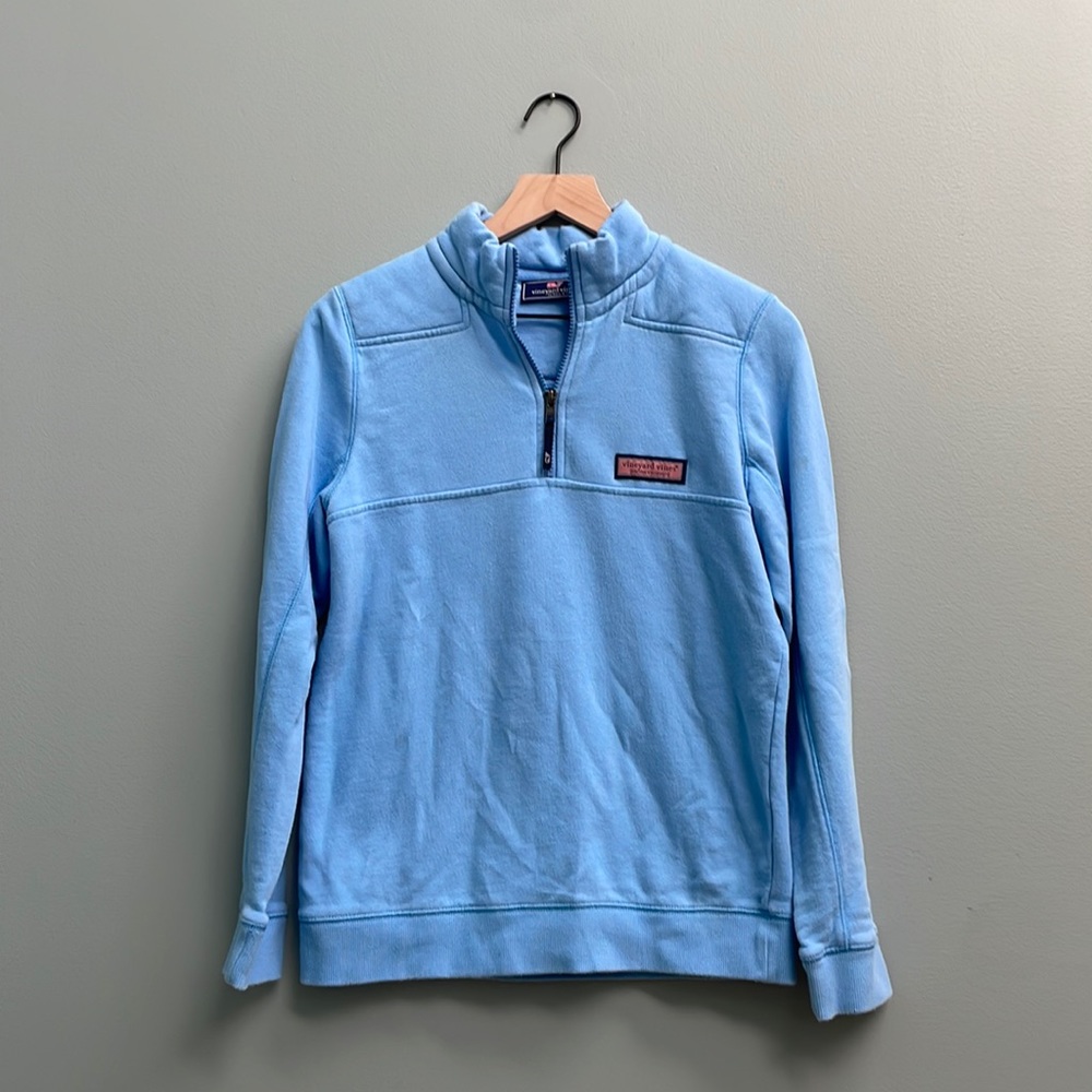 • VINEYARD VINES QUARTER-ZIP SWEATSHIRT •
